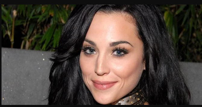 Crissy Henderson Net Worth